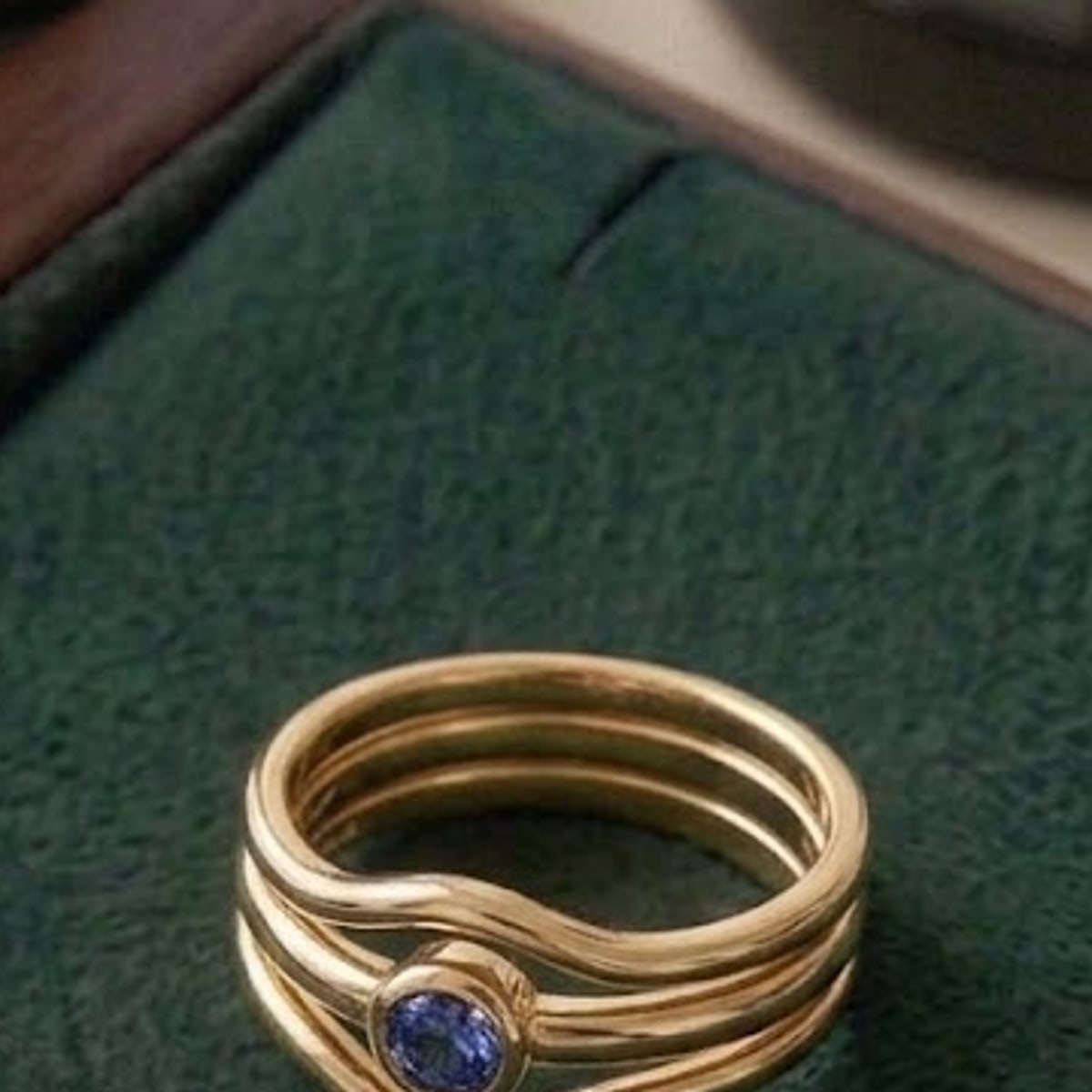 Slim stack ring